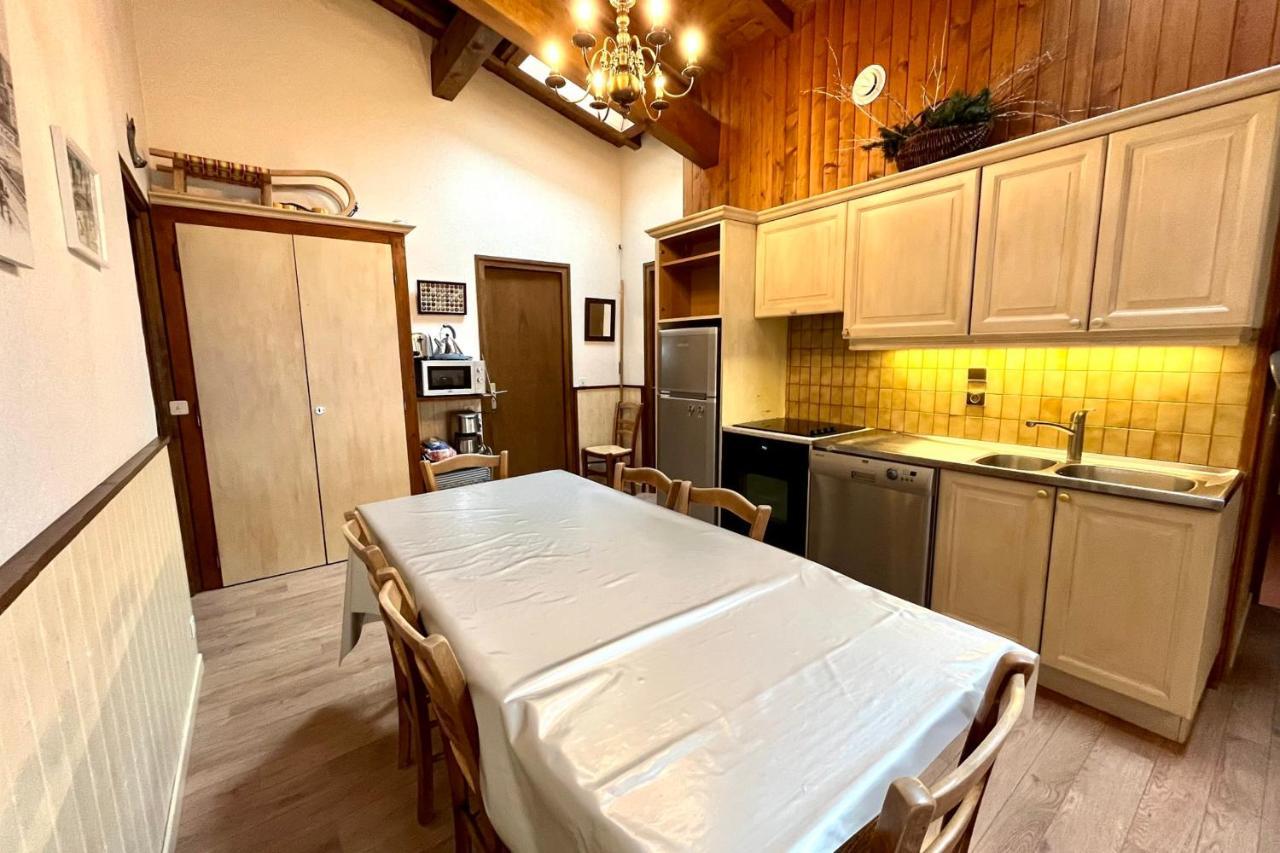 Nice And Bright Apartment In Комбо Екстериор снимка