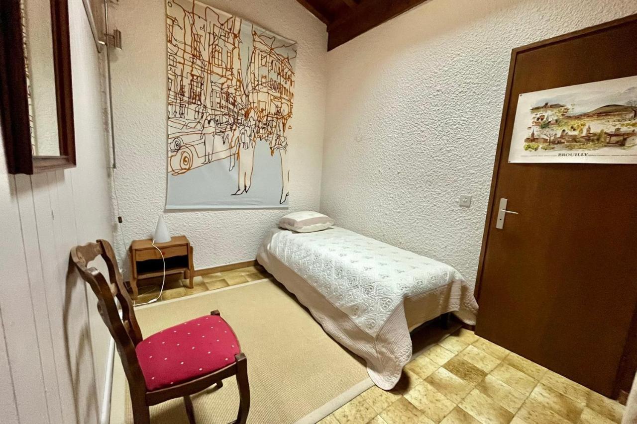 Nice And Bright Apartment In Комбо Екстериор снимка
