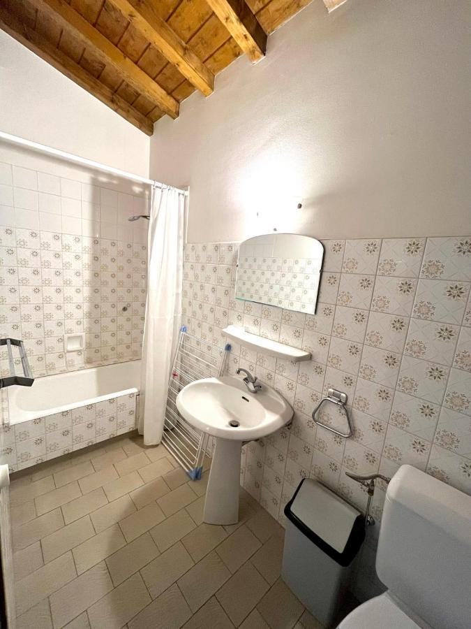 Nice And Bright Apartment In Комбо Екстериор снимка