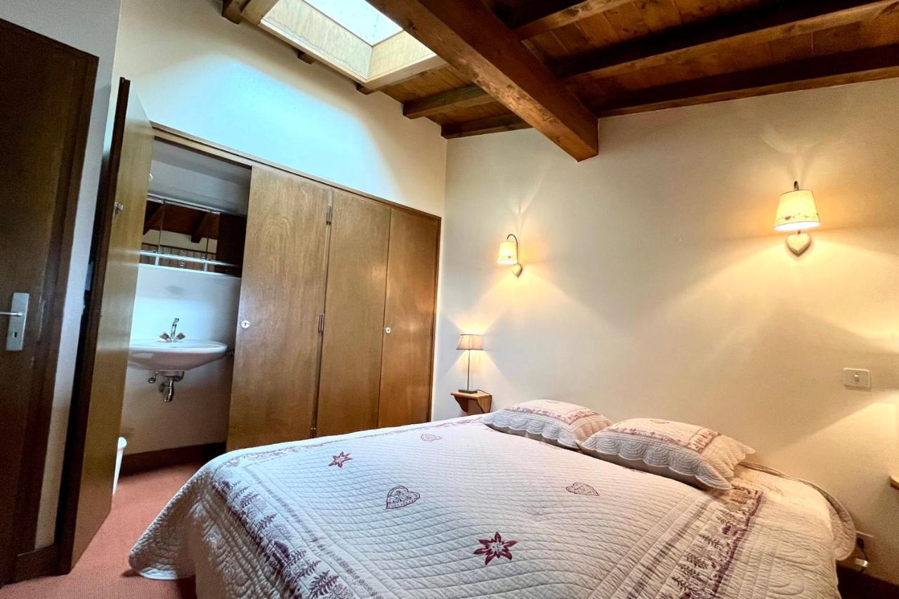Nice And Bright Apartment In Комбо Екстериор снимка