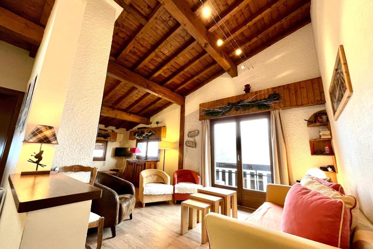 Nice And Bright Apartment In Комбо Екстериор снимка